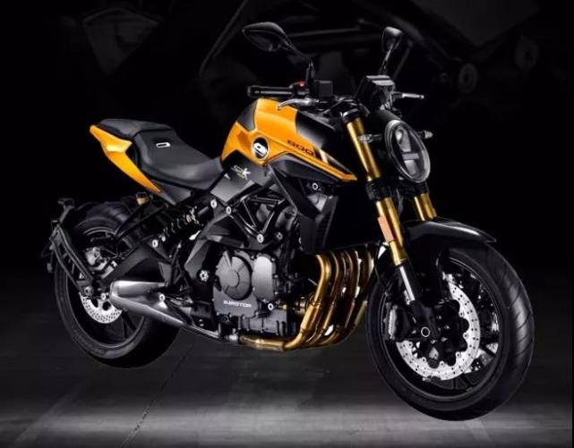 终于等到了！QJMOTOR追350/追600 圆灯版即将上市