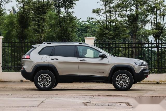 越野性能不俗的城市SUV，2.0T+9AT，顶配四驱匹敌霸道