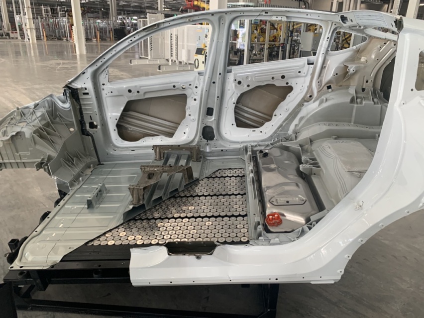  特斯拉 Model Y 的结构化电池