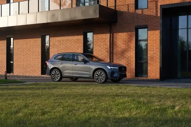 预算35万，XC60、Q5L同步改款，再算上XT5，怎么选？