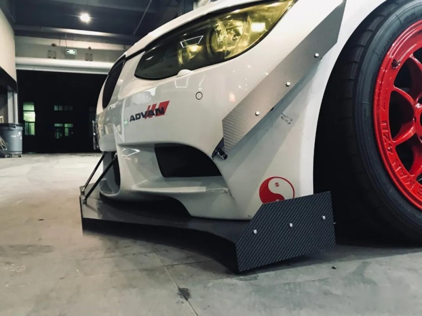 战斗格宝马M3 E92上路，感受下4.0升V8大排自吸的魅力