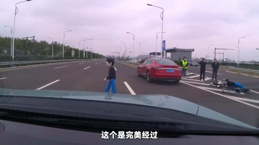 阿维塔11智驾首秀：紧急制动“天花板”