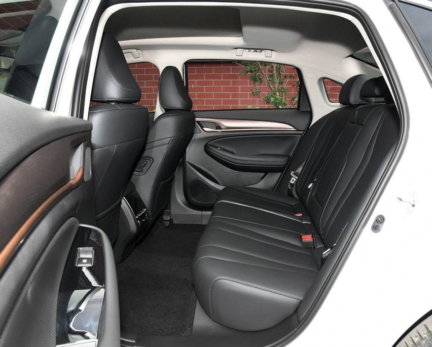 autohomecar__ChsEn10toEyAZkSaAAeOcZaF778311.jpg