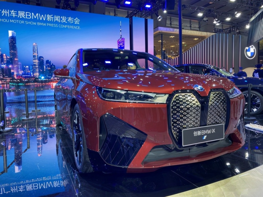 2021广州车展：豪华中大型纯电SUV，宝马iX惊艳上市！