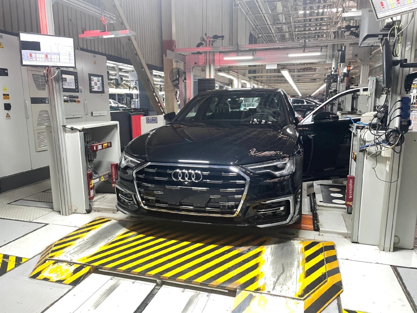 11月上市！25款奥迪A6L、Q5L实车曝光，取消致雅型/舒适配置升级