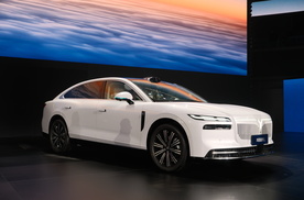 30万最好的两台“华系”轿车，一个好面子，一个好里子