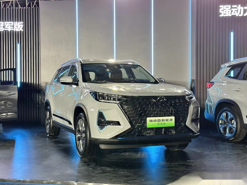 双赛道齐发力 瑞虎8冠军家族12.69万元起