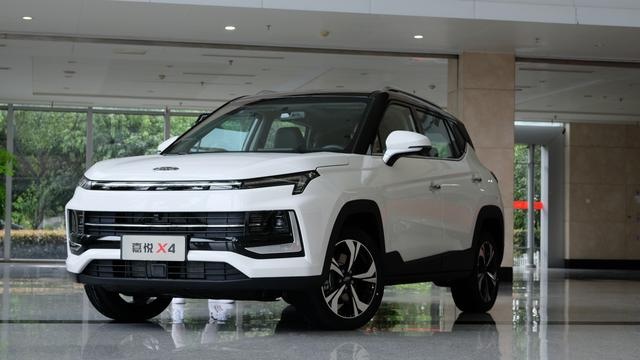 据说江淮造了个“合金战甲”，上市前抢先体验-嘉悦X4