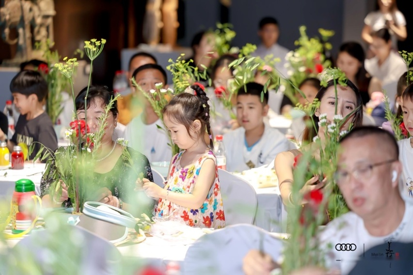 文化艺术之旅，一汽奥迪携手韩美林艺术馆，打造了“亲子博雅营”