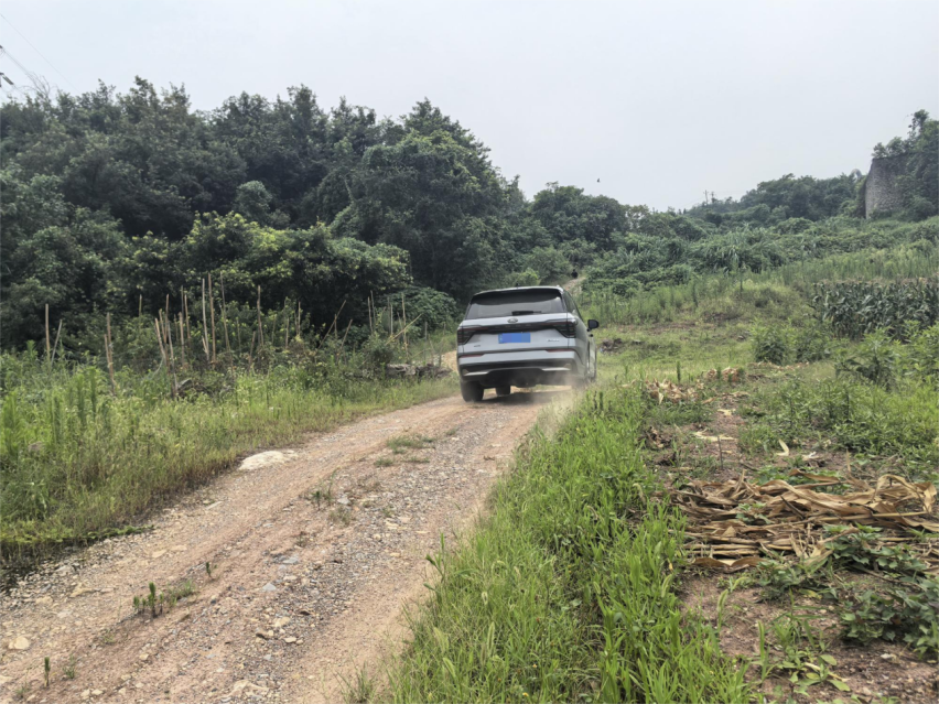 24款提车刚一周，跟朋友去山顶露营基地一览山城风光