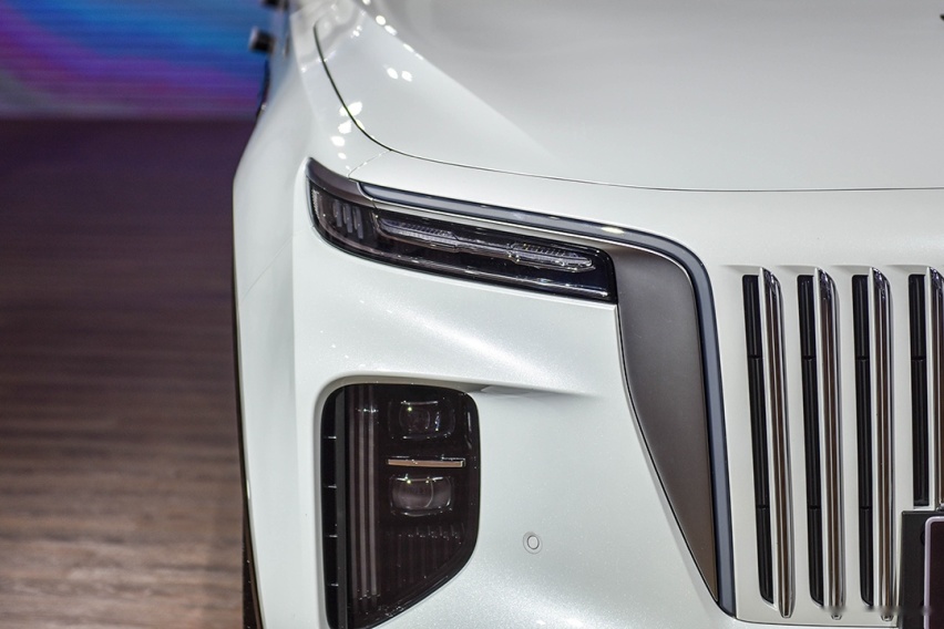 入门50.98万依旧有人觉得便宜的，也就只有这红旗全新SUV