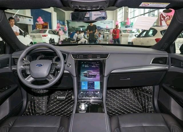 福特金牛座，起步2.0T+8AT，车长超5米
