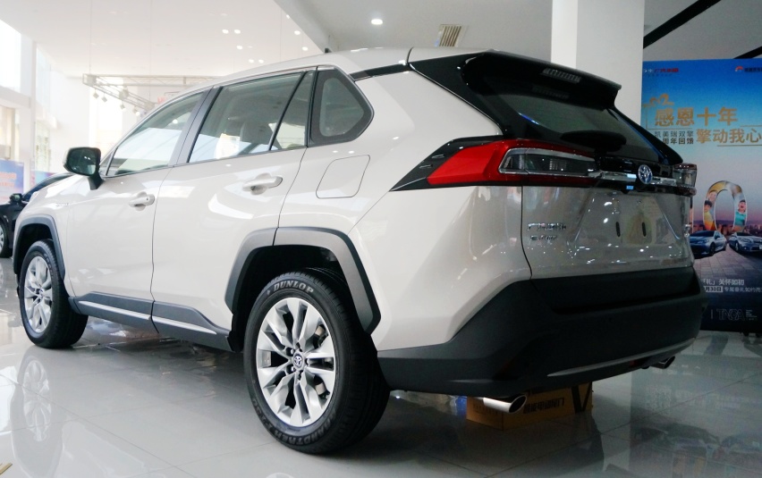 用RAV4荣放的钱,买一台威兰达,究竟值不值?