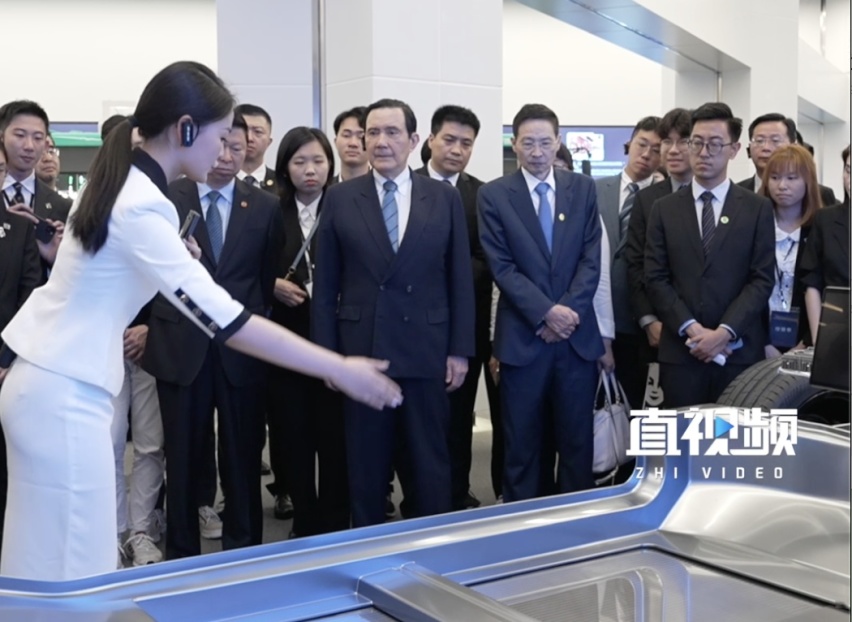 马英九参访比亚迪，感受来自比亚迪的新能源魅力……