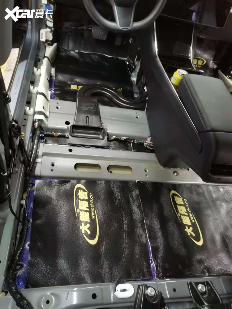 特斯拉model 3汽车隔音改装，有效阻隔汽车噪音！重庆正信