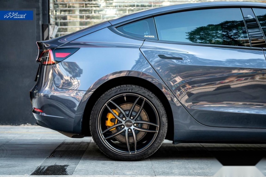 平添一分奇幻感，特斯拉Model 3升级MMX M1603轮毂