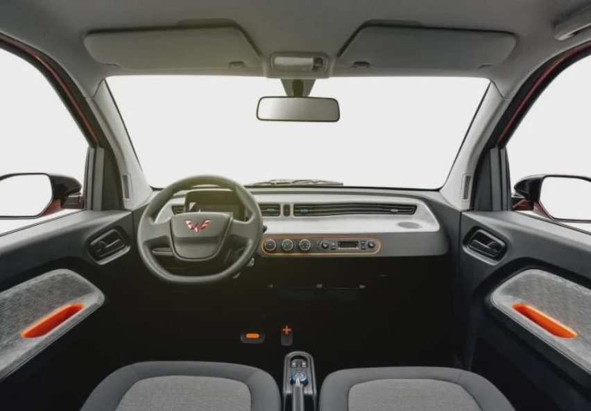 通勤代步车，宏光MINI EV/宝骏E300值得买吗？