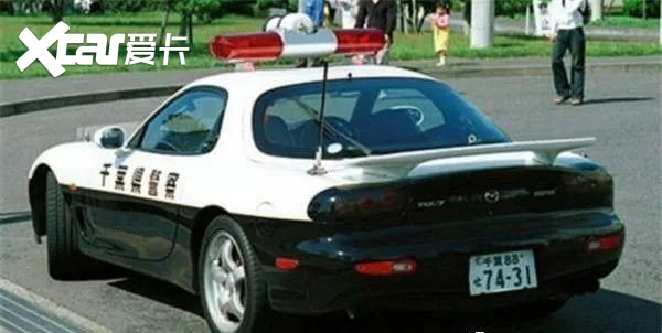 在日本 警察都开什么警车 爱卡汽车爱咖号