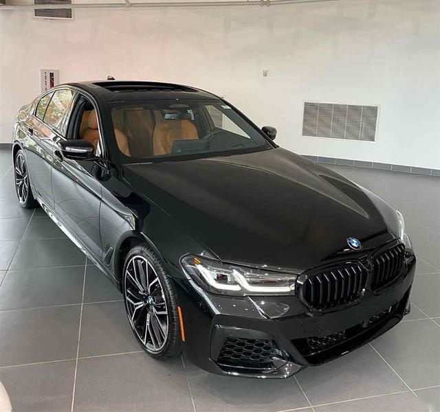 3.0T马力340匹，新款宝马540i实车，网友：这车太低调