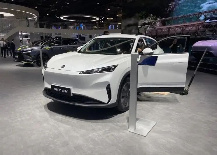 2023上海车展：东风风神皓瀚PHEV