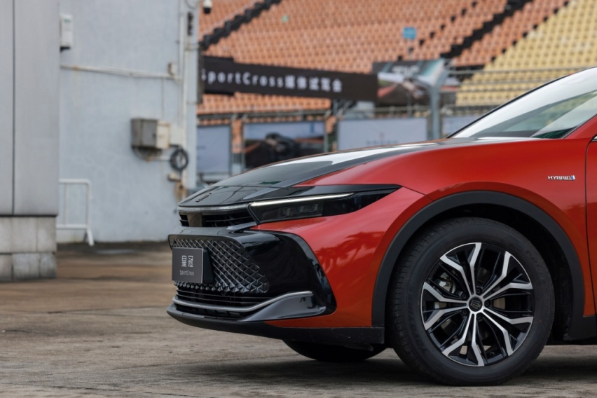 不聊情怀了？自我革新的皇冠SportCross彻底放飞自我