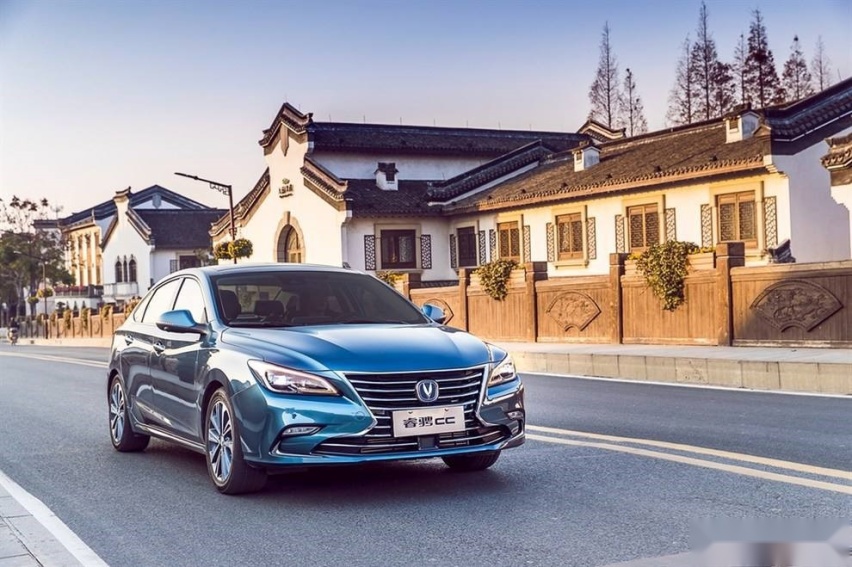 【暴走汽车】“颜值担当”长安睿骋CC销量低迷，它输在了哪？