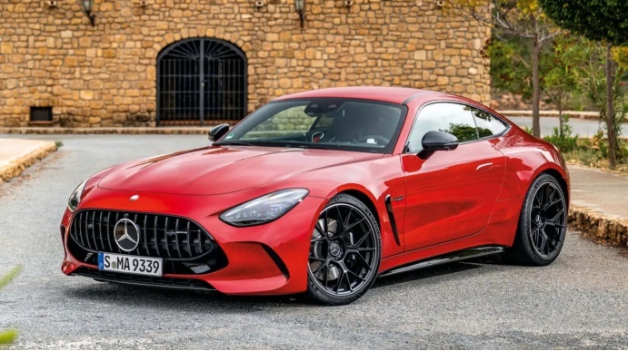 还看911？全新奔驰AMG GT实拍图发布，这颜值确实没得说