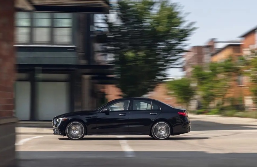 能进AMG车友群！新一代AMG C43 轿跑版，少两缸动力还够不够带劲