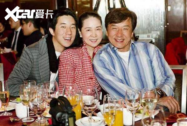 一家三口都是明星 无奈儿子不争气