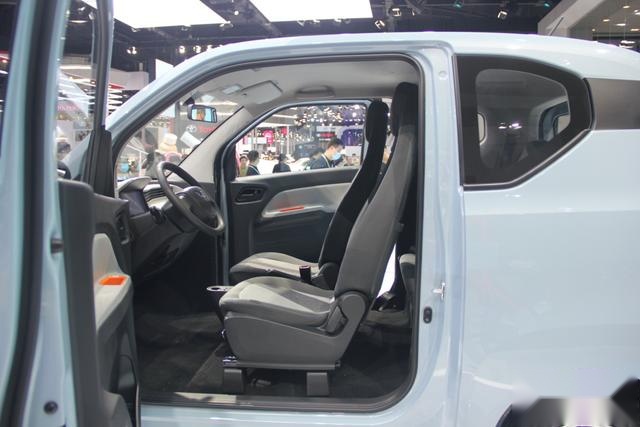 #成都车展#实拍最便宜的新车，五菱宏光MINI EV上市