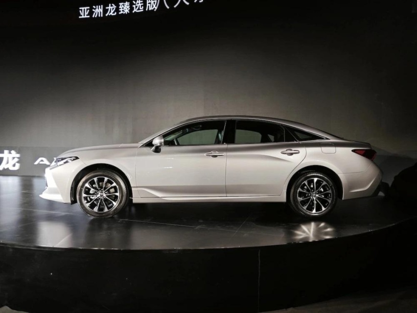 新款丰田亚洲龙臻选版上市 2.0L+CVT/配置升级 售20.98万元