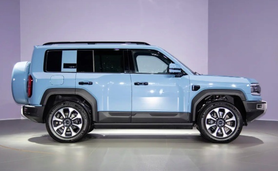 可城可野的SUV—方程豹5，油耗低,空间大,综合续航1200km！