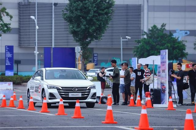 百公里刹车距离35.45m，传祺GA6说“这成绩不算啥”