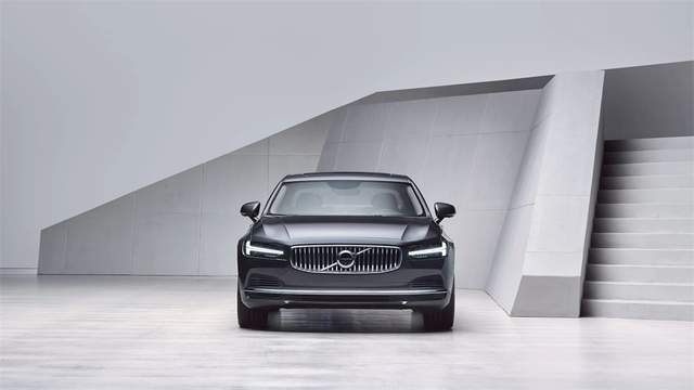 豪华插混中大型车，S90续航、动力更强，配置不如A6L？