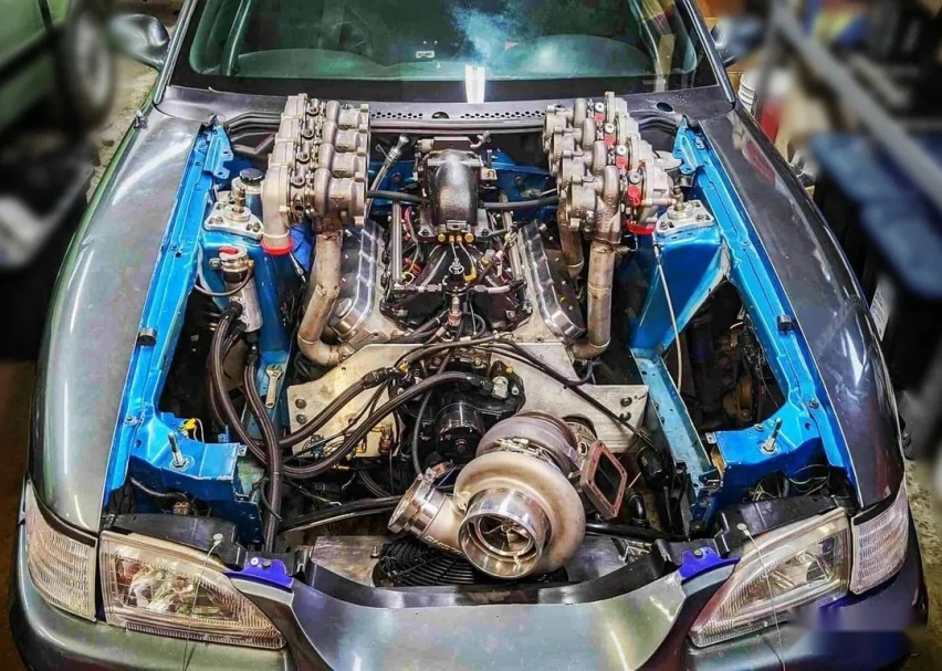 挂着8颗涡轮的福特Mustang你们见过吗？把视野都挡得严严