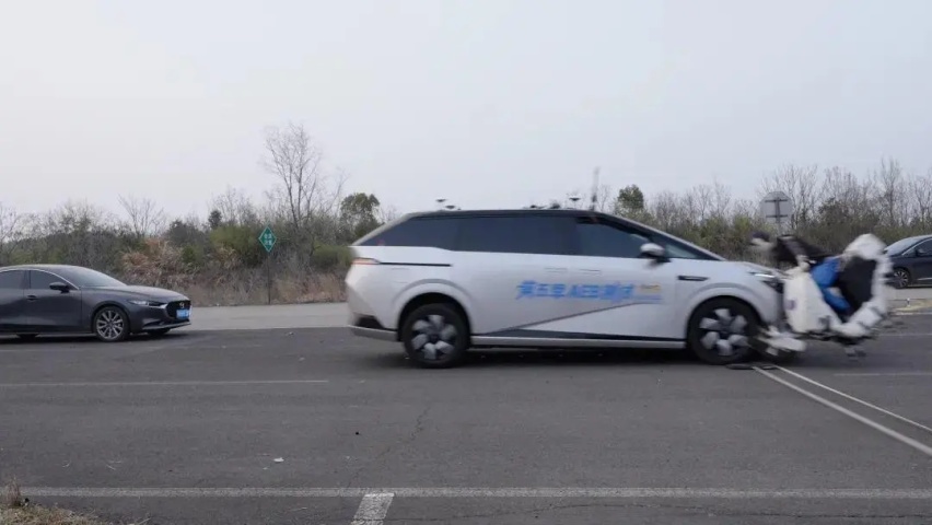 出了事，先别急着骂 AEB