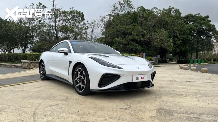 试驾官丨评测哪吒GT，18万不到的“国民跑车”！