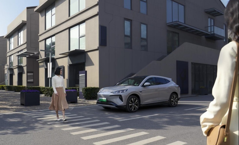 全新腾势N7技术加成，赵长江称其将接棒Model Y