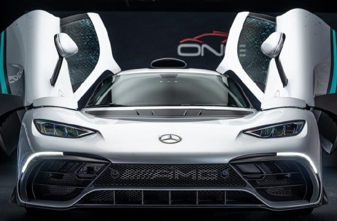 AMG ONE量产版发布，F1同款1.6T发动机，1063匹马力，加速2.9秒！