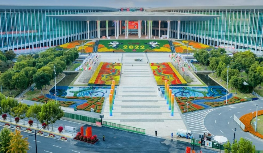 第五届进博会各大车企齐上阵，传统车展“地位不保”？