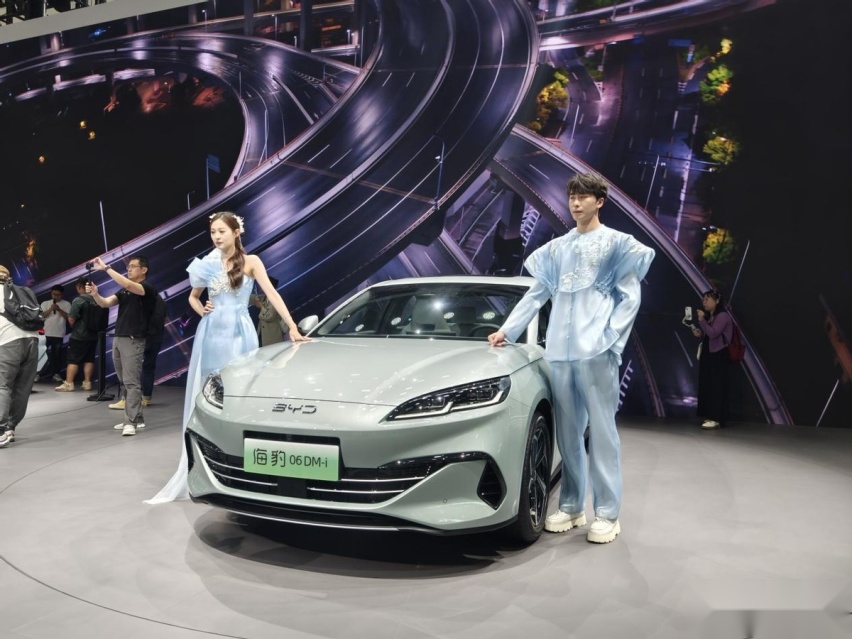 能跑2000公里的海豹06DM-i，是用了大油箱还是新技术？