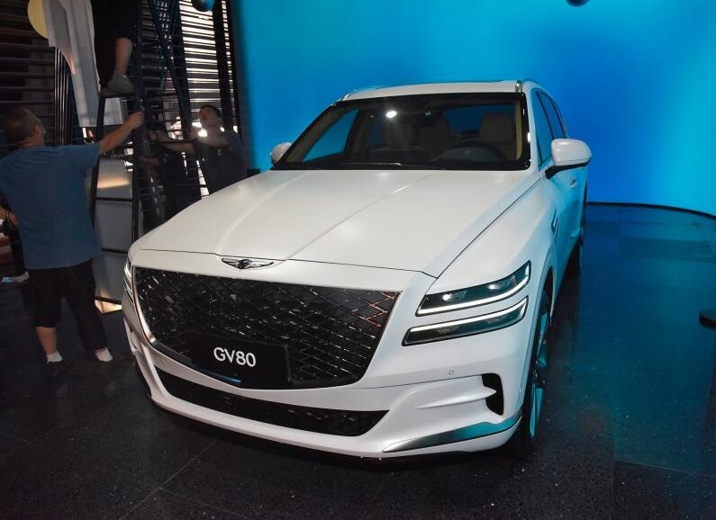 2022成都车展 捷尼赛思GV80四座版实拍解读 搭载2.5T+8AT