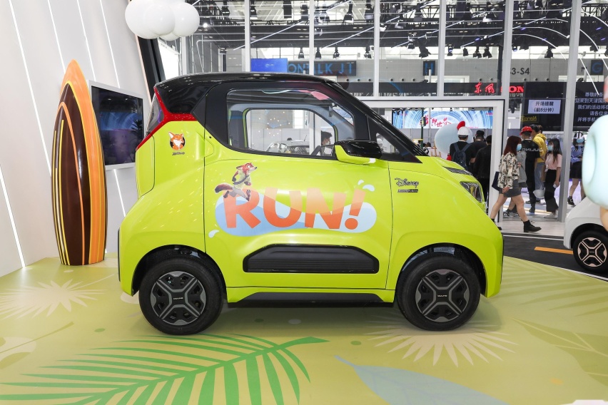 五菱不止有宏光MINI，这款5万多的Nano EV，续航305km