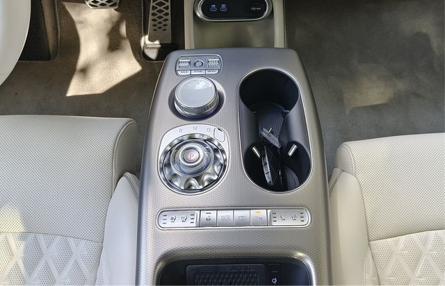 国内首发评测捷尼赛思GV60：求解电动车时代Modern Luxury