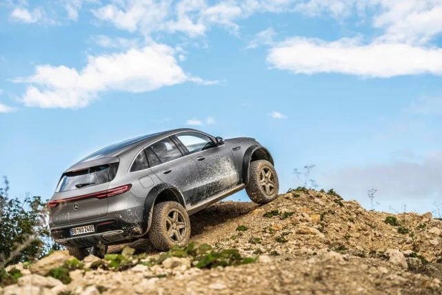 戴姆勒发布奔驰EQC 4X4²，电动越野时代真的快来了