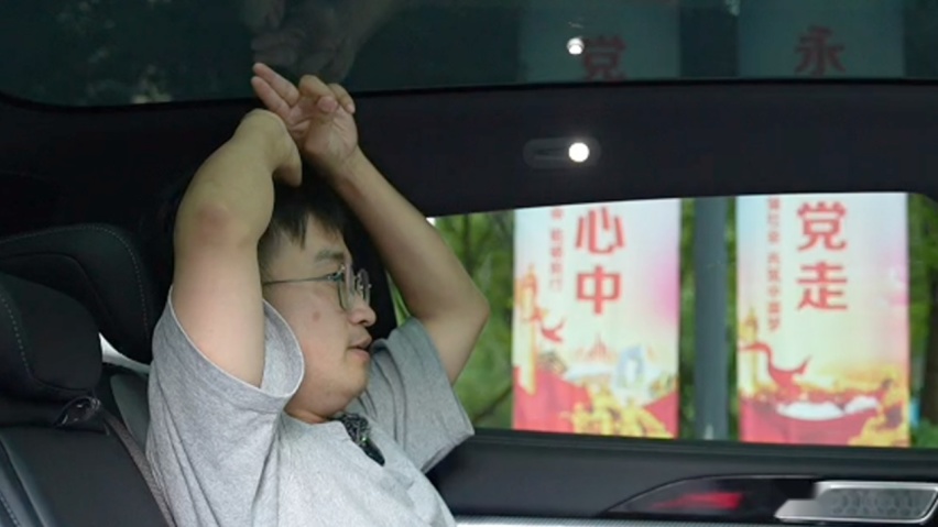 让猎装车不再“高冷”？深度体验哪吒S猎装，兼顾个性与实用？