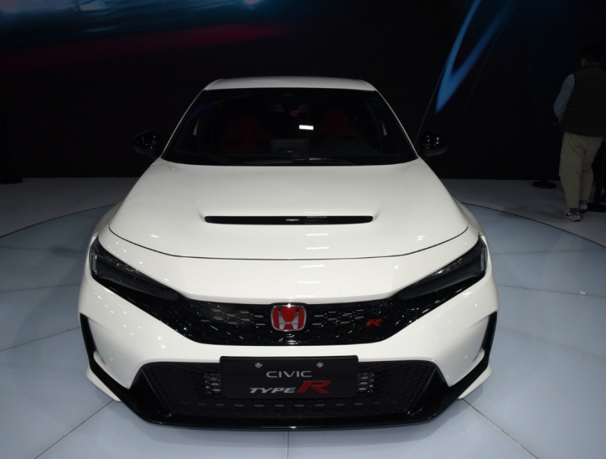 价格相近，预算42万，本田思域Type R和宝马M240i，你会选谁？