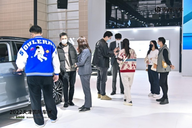 进阶人生 双C闪耀 零跑C01震撼亮相天津国际车展
