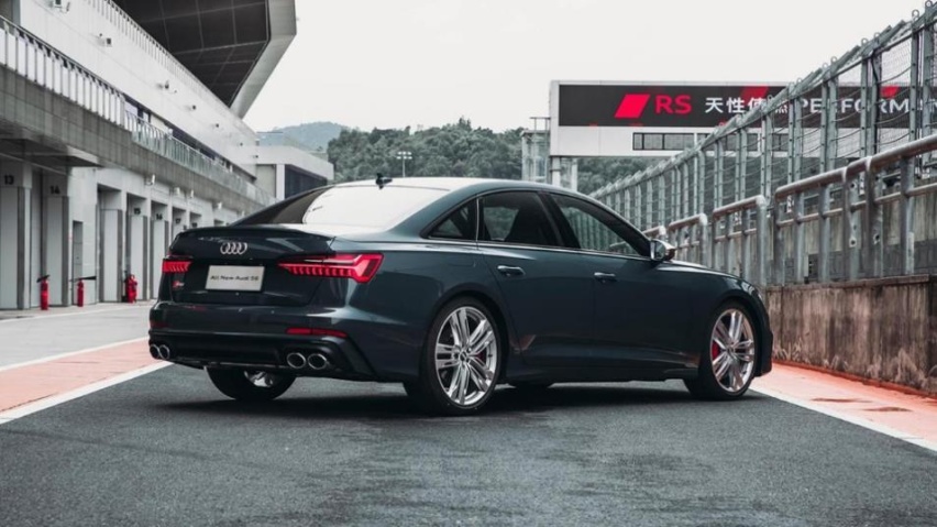 至少便宜14万，都是2.9T，有了奥迪S6没必要买保时捷？