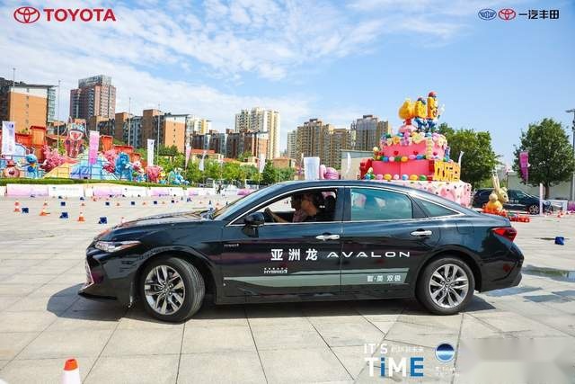 玩转北京欢乐谷，一汽丰田智能电混双擎展现技术魅力